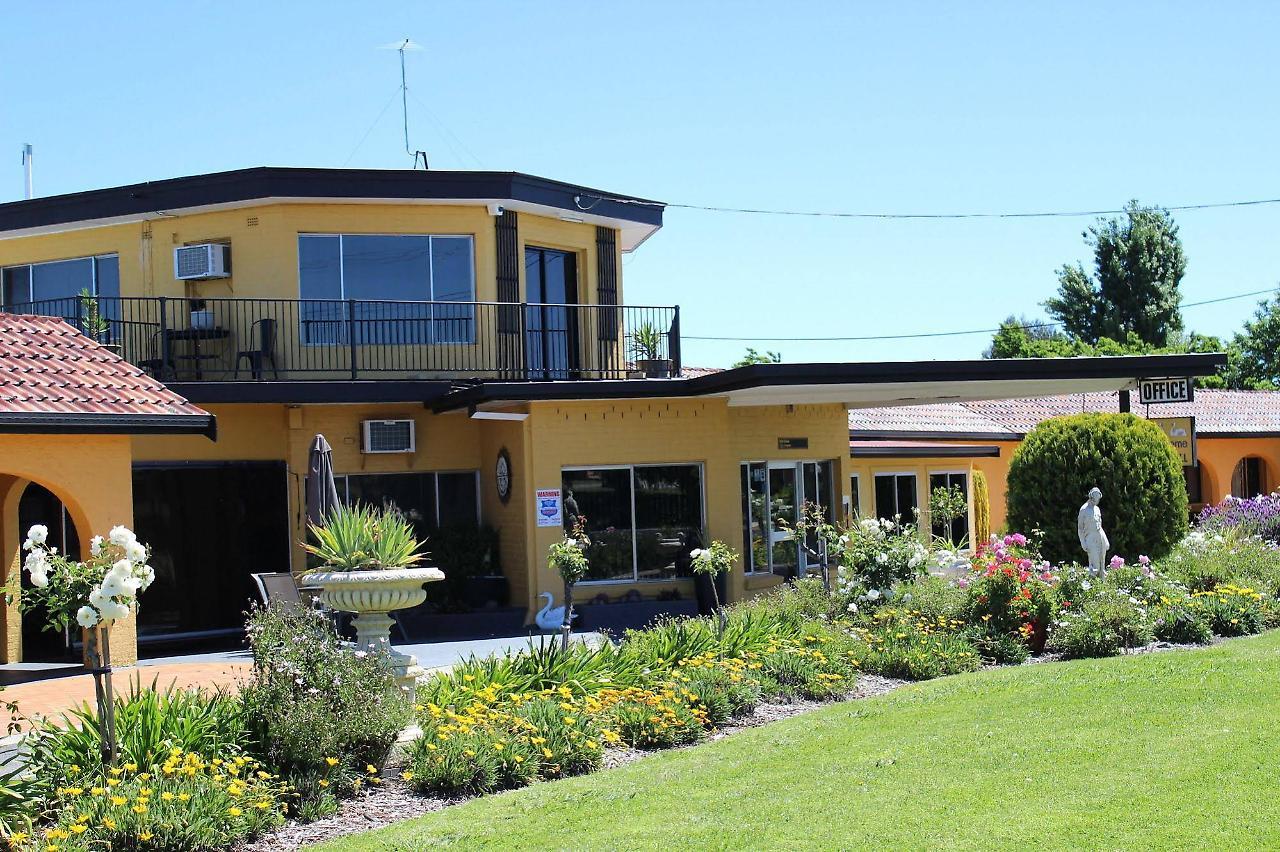 Twin Swans Motel Инвърел Екстериор снимка