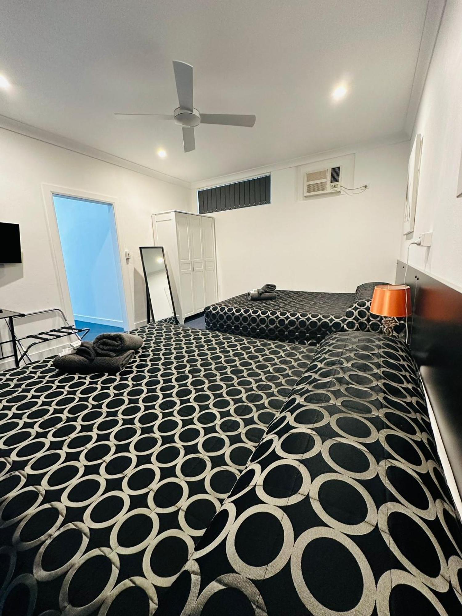 Twin Swans Motel Инвърел Екстериор снимка