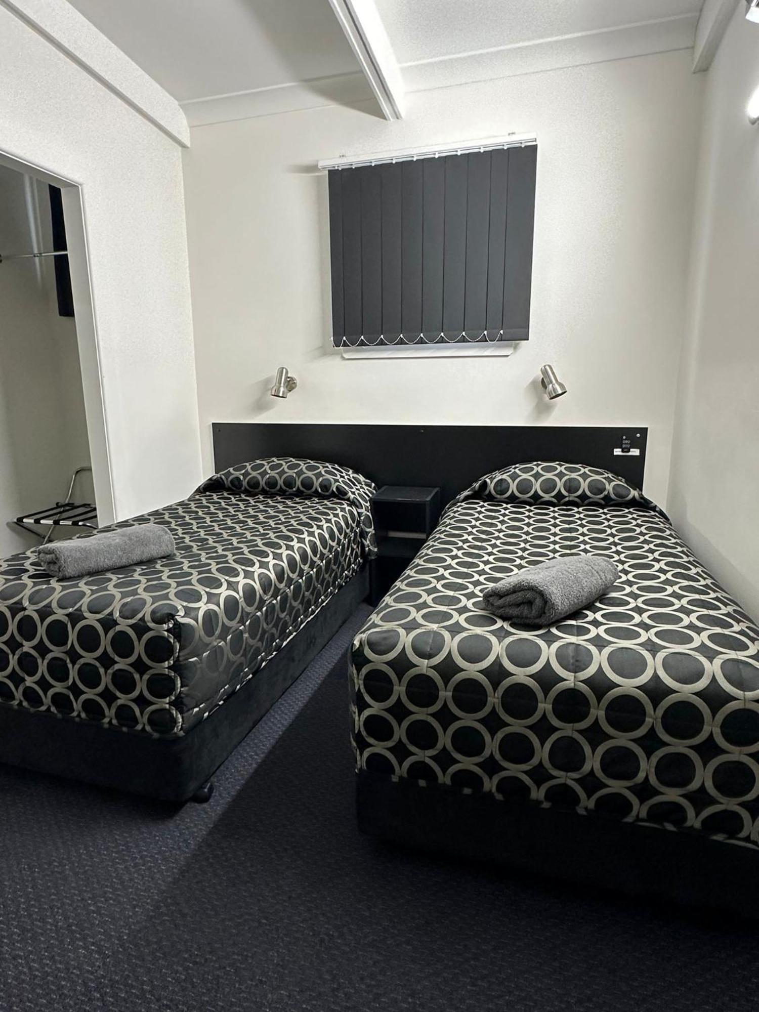 Twin Swans Motel Инвърел Екстериор снимка