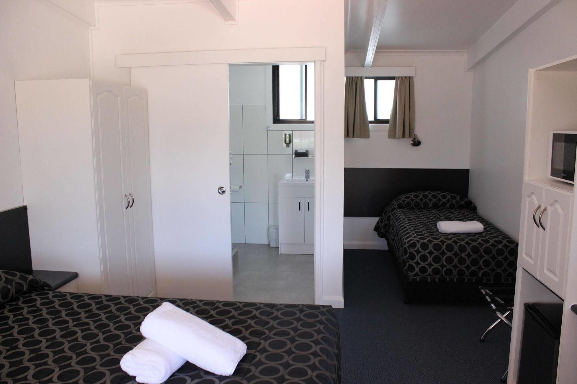 Twin Swans Motel Инвърел Екстериор снимка